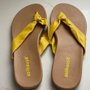 Dollhouse Flip Flops Size 9